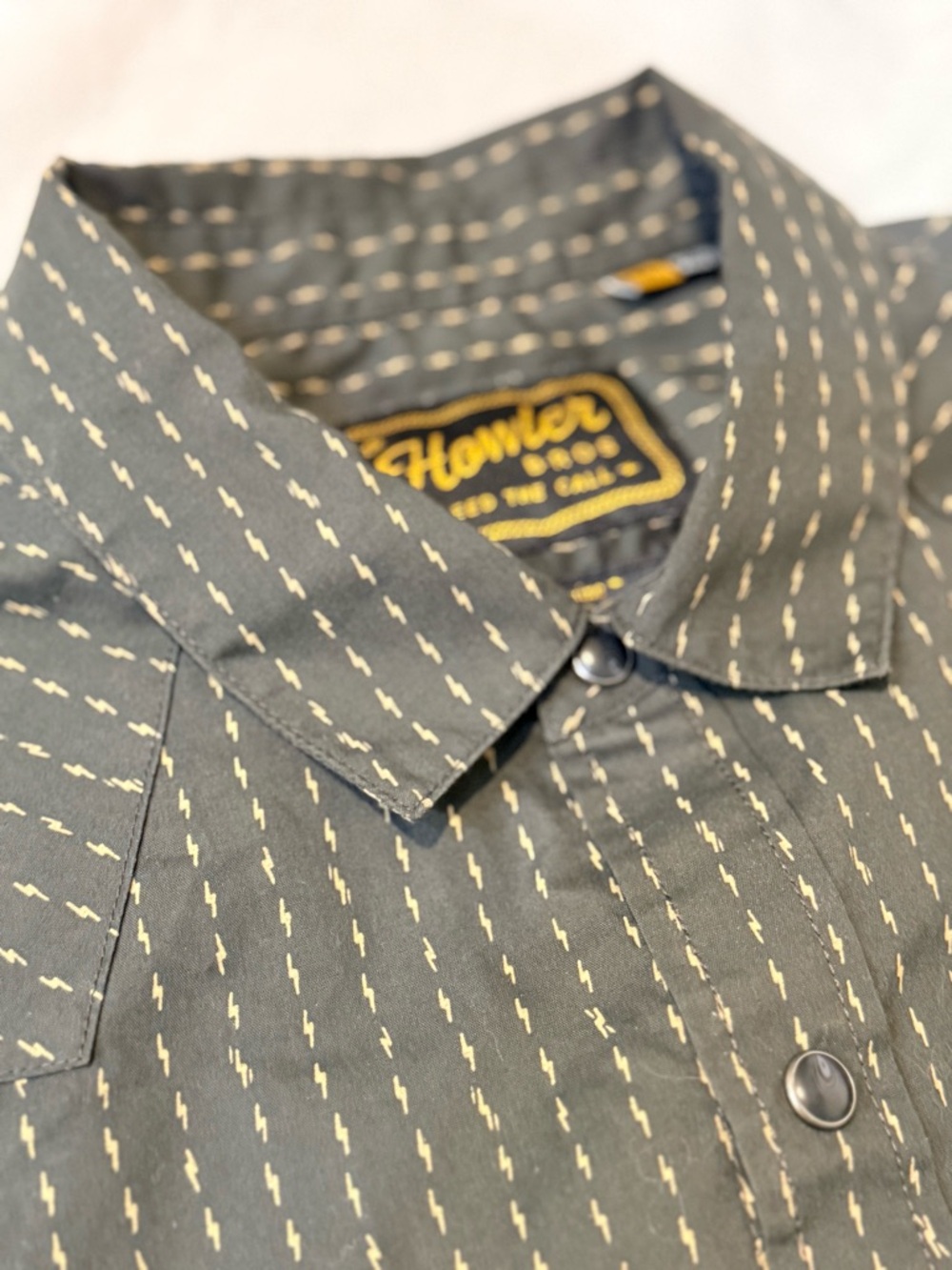 Howler Brothers - Lighting Bolts H bar B Shirt - size MEDIUM - NWT - Picture 4 of 10